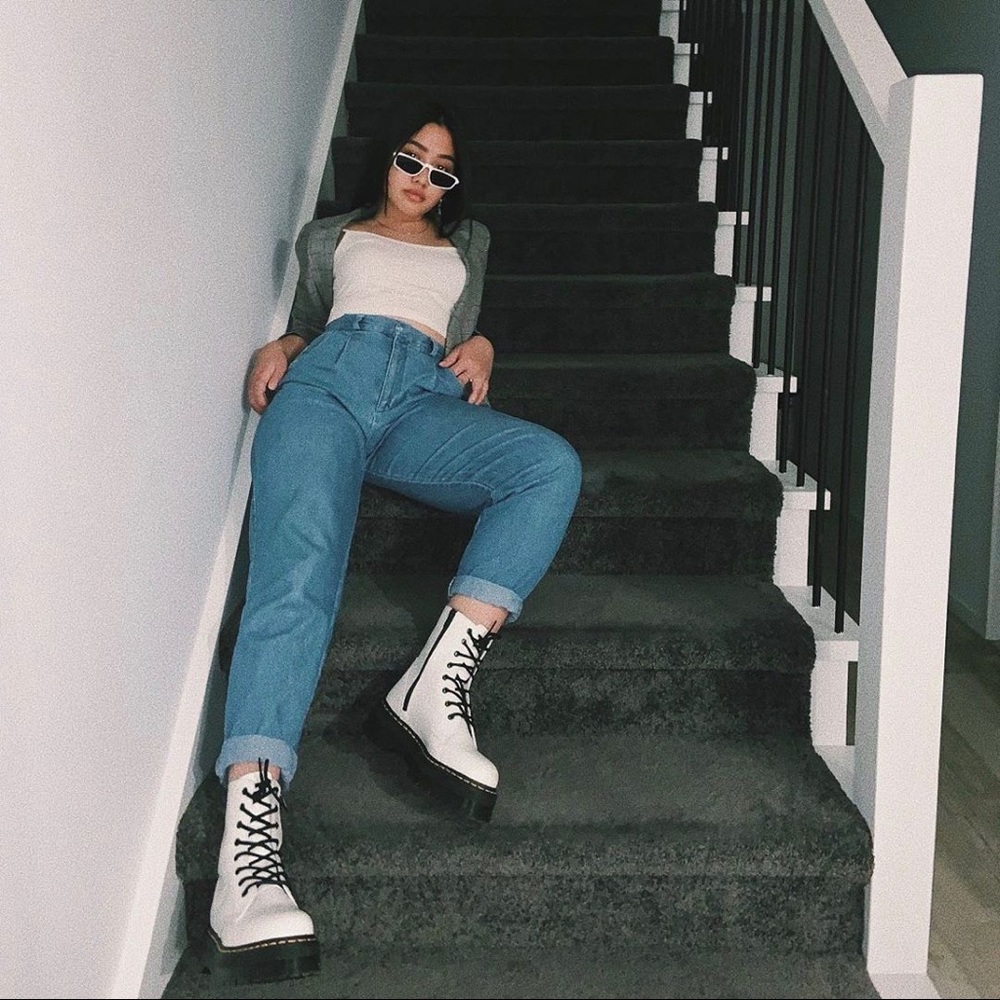 Dr. Marten’s White Jadon boots - Picture 7 of 9